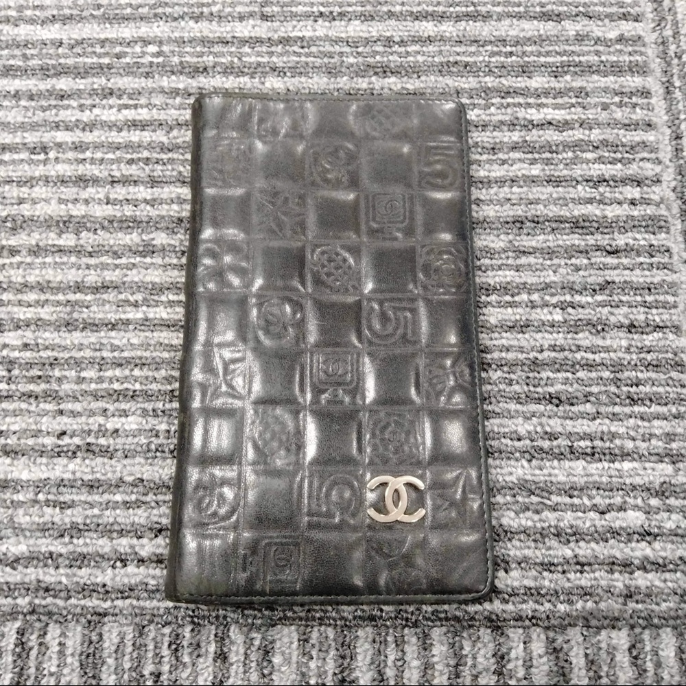 Authentic used chanel long wallet